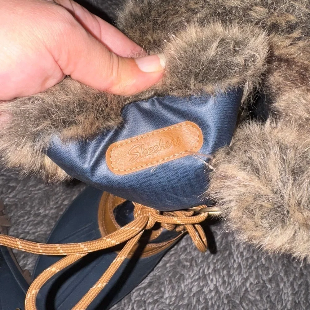 SKECHERS Women’s Windom Fur-Lined Winter Boots